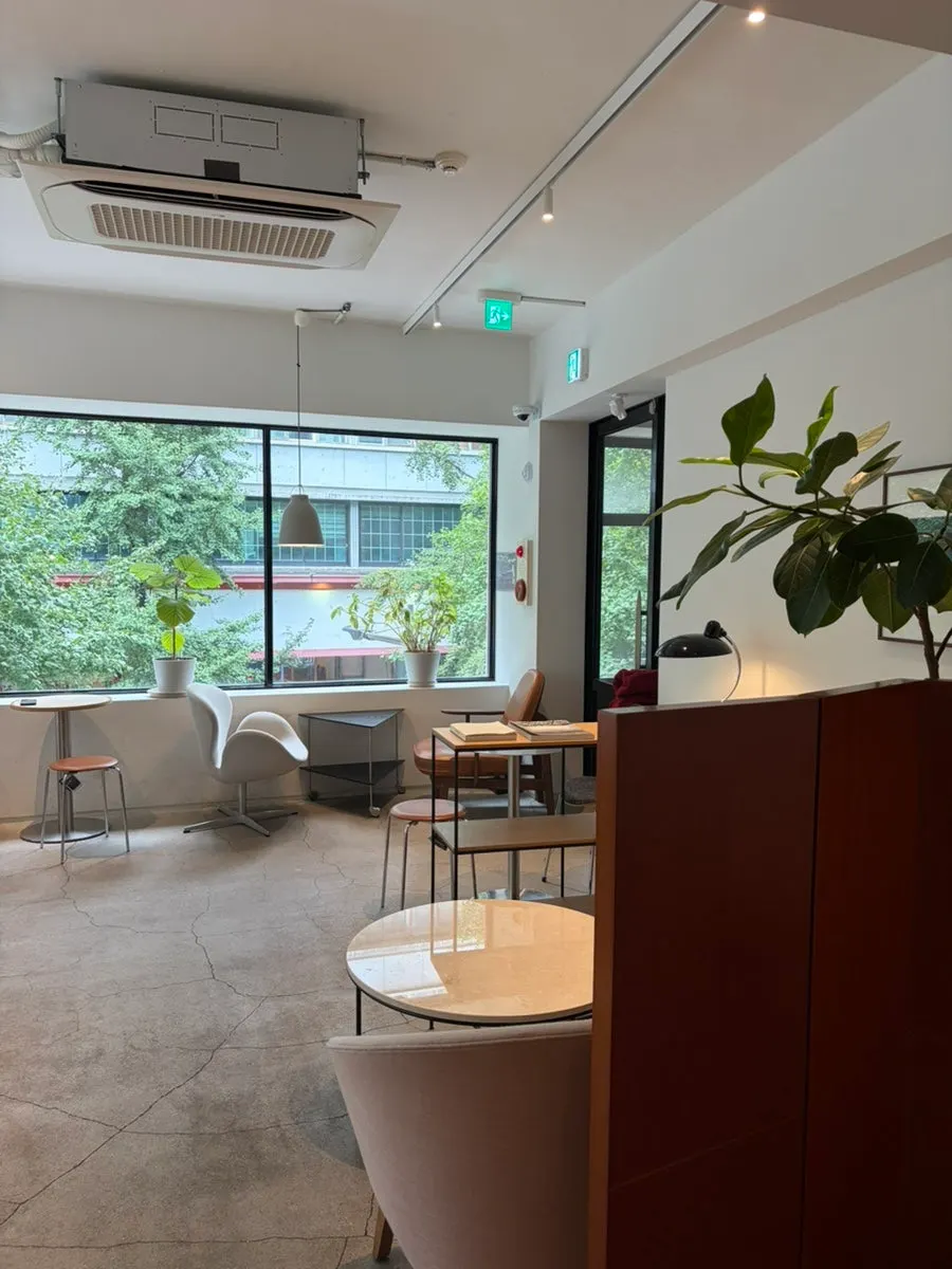 Cozy interior atmosphere on the 2nd floor