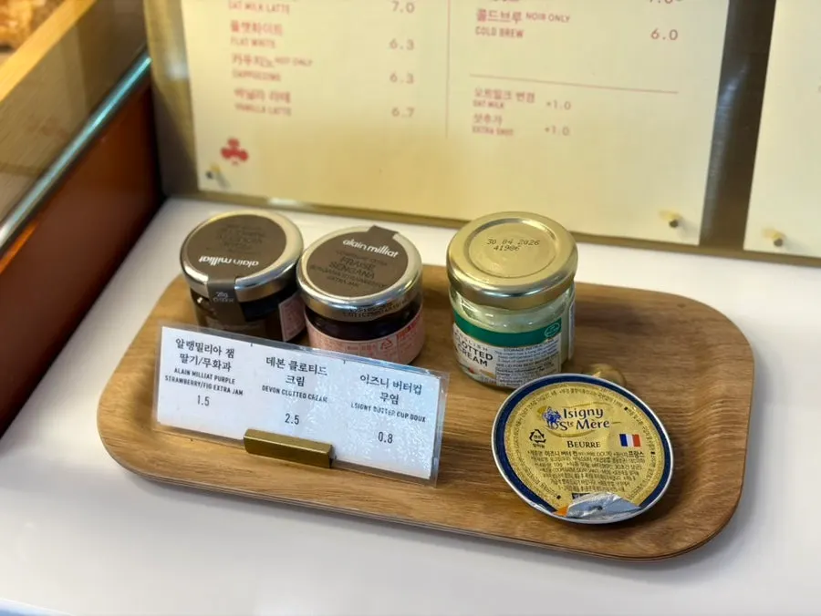 Sign for jam, cream, and butter add-ons