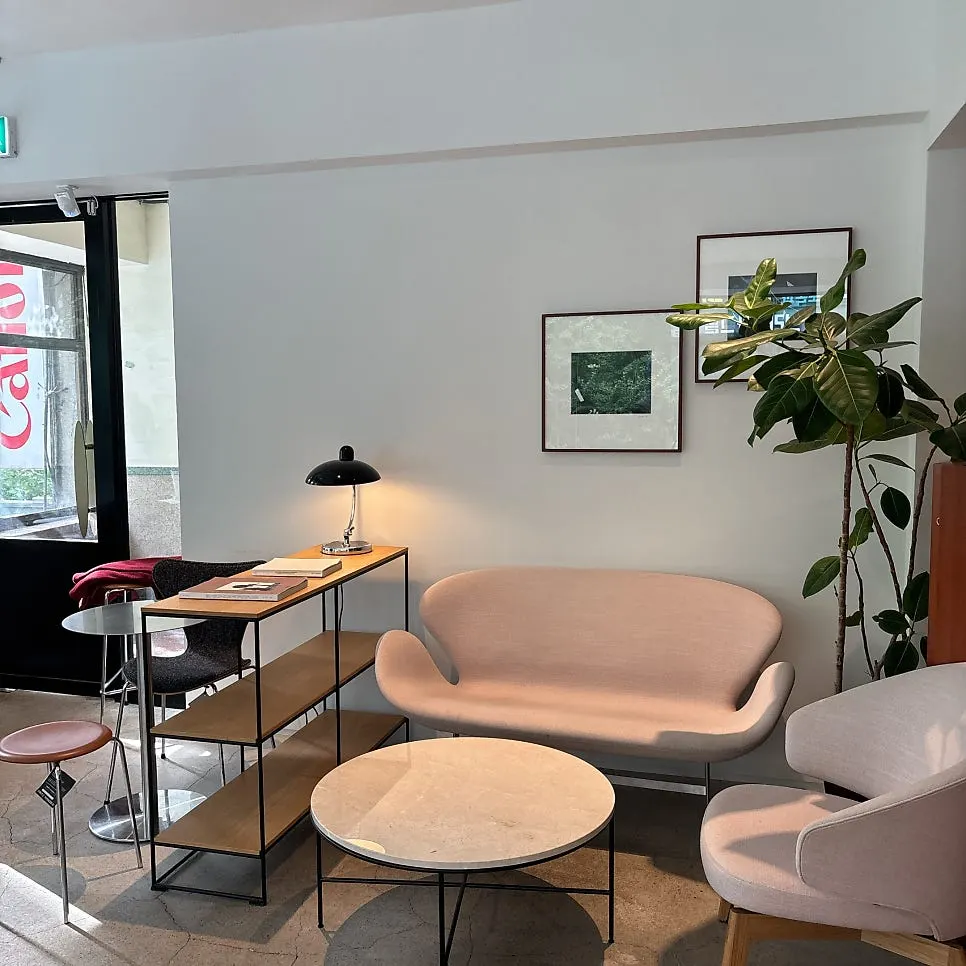 Interior mood of Lemangdoré Gwanghwamun café