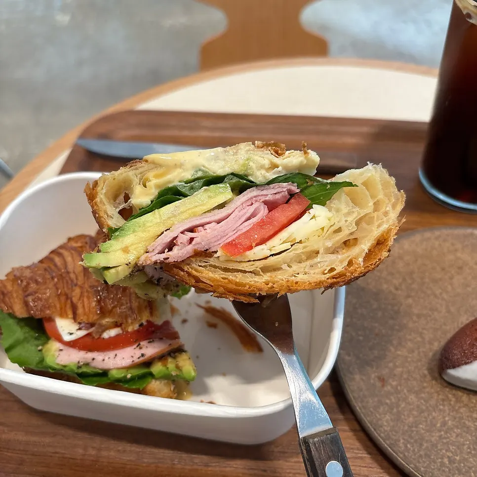 Cross-section of the ham cheese avocado sandwich