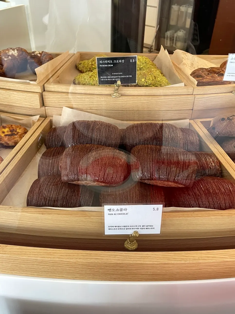 Signature madeleines displayed at Remangdore