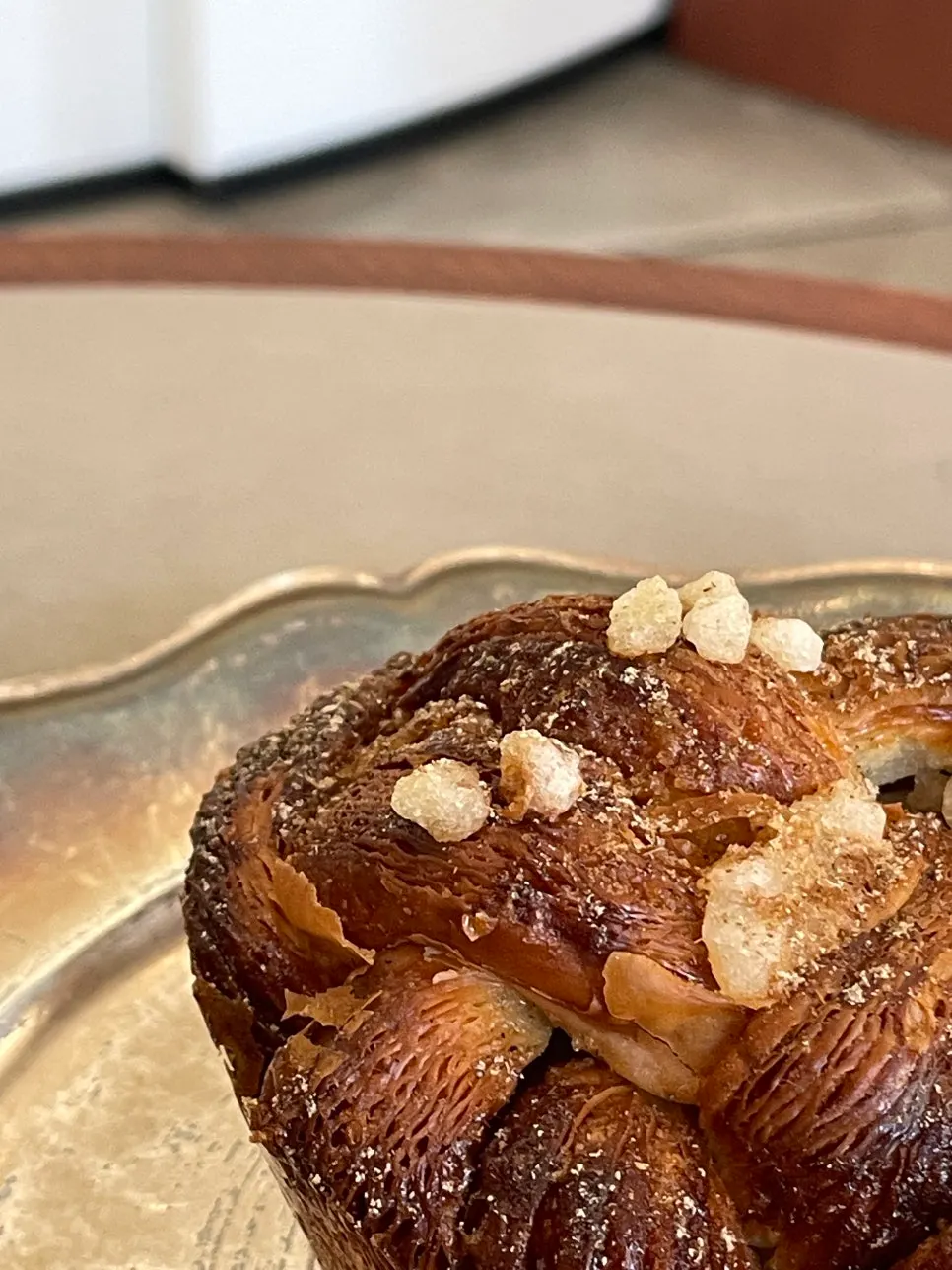 Cardamom bun served together with the latte