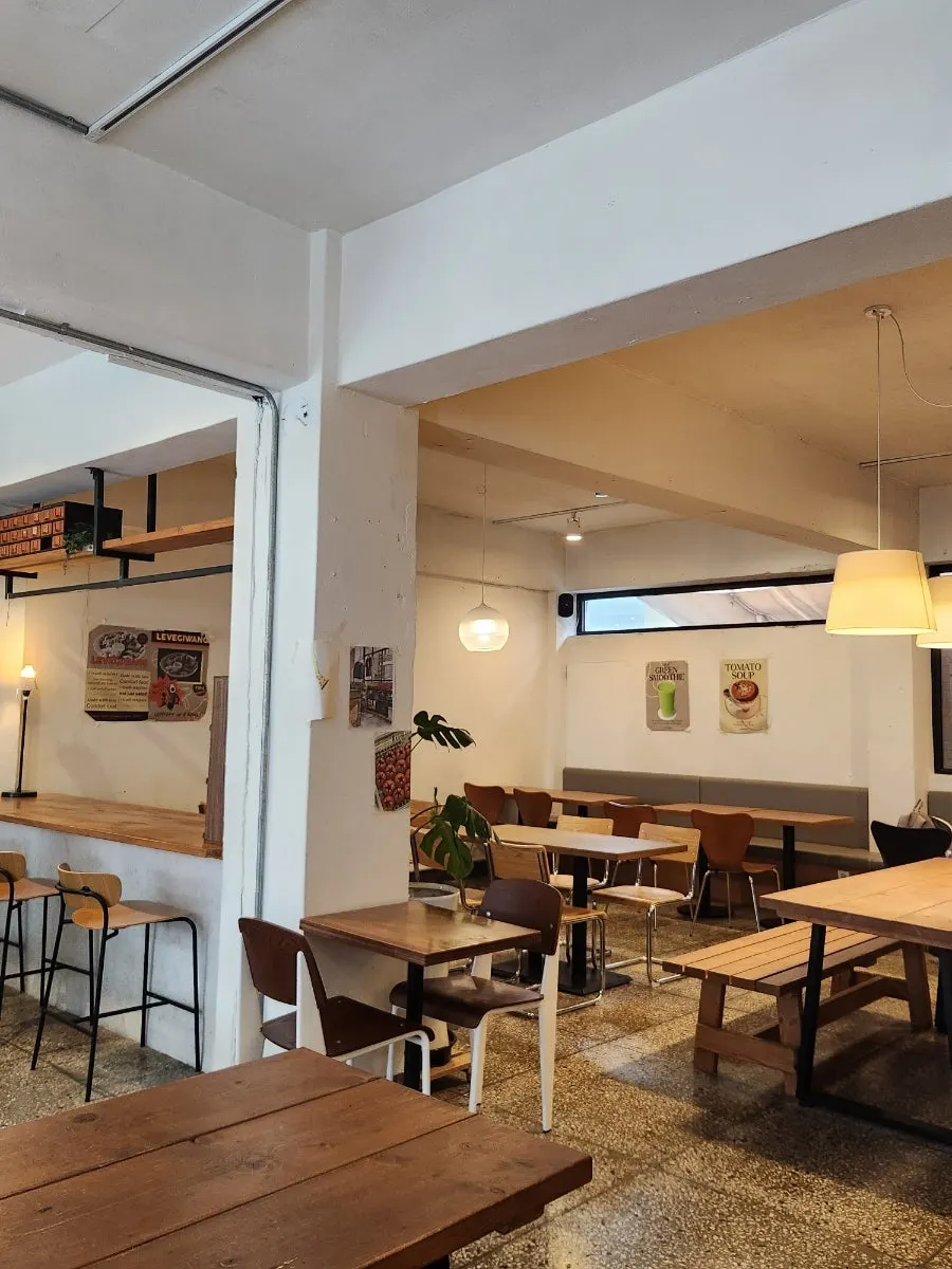 Seating and window-side table at Le Vegie Wang Seongsu Space