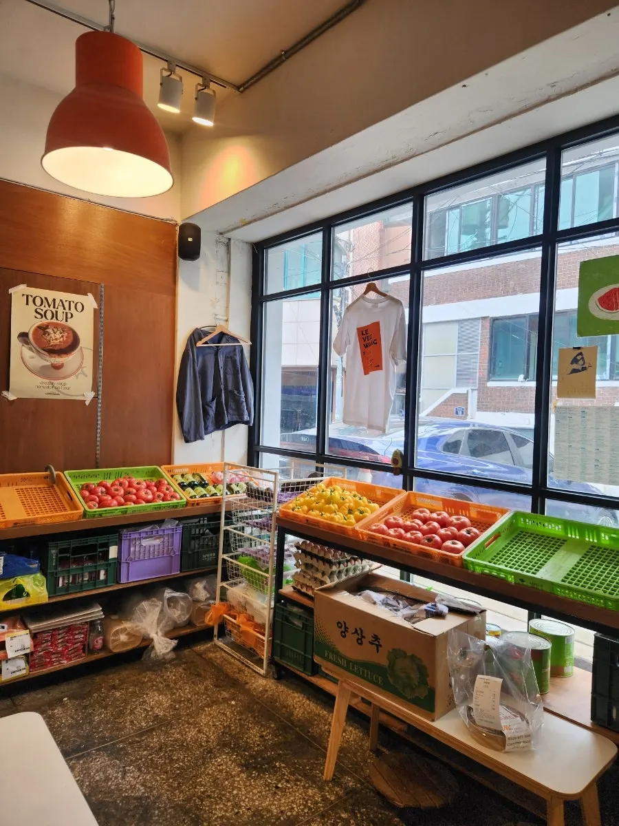 Interior decor of Le Vegie Wang Seongsu Space