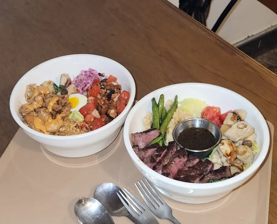 Final shot of a poke bowl at Le Vegie Wang in Seongsu