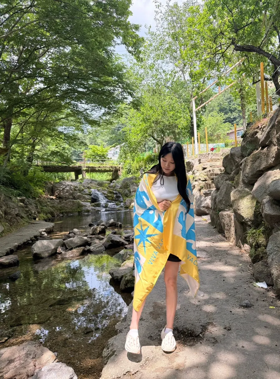 계곡에서 사용한 고무 밴드 달린 비치타월