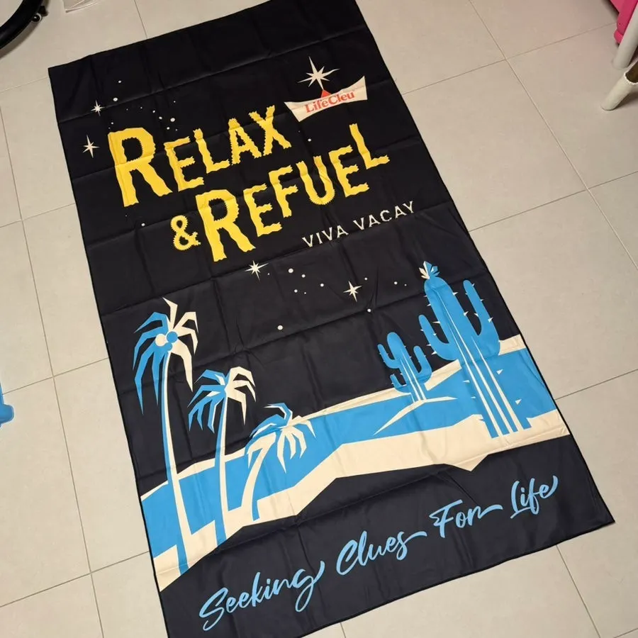 Unfolded Lifeclue black towel design