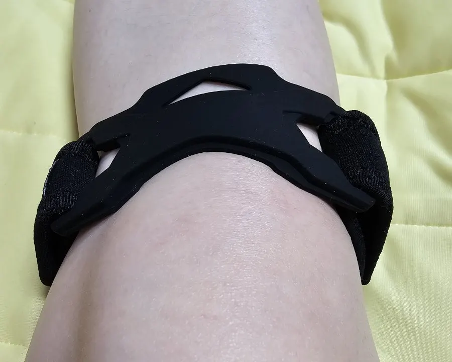 Information on knee strain during walking and running