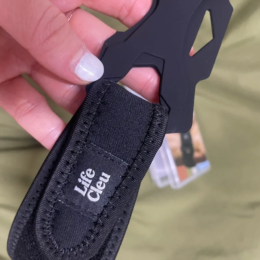 Lifeclue knee brace used for running