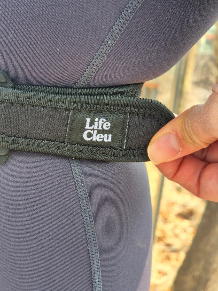 Silicone pad and spandex band of the knee support