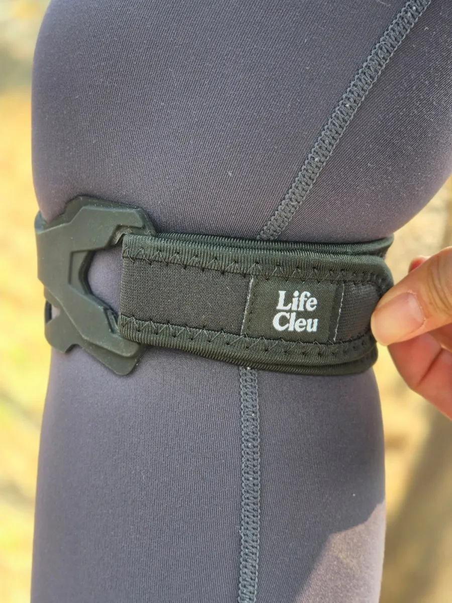 Spandex band of the knee support wrapping behind the knee