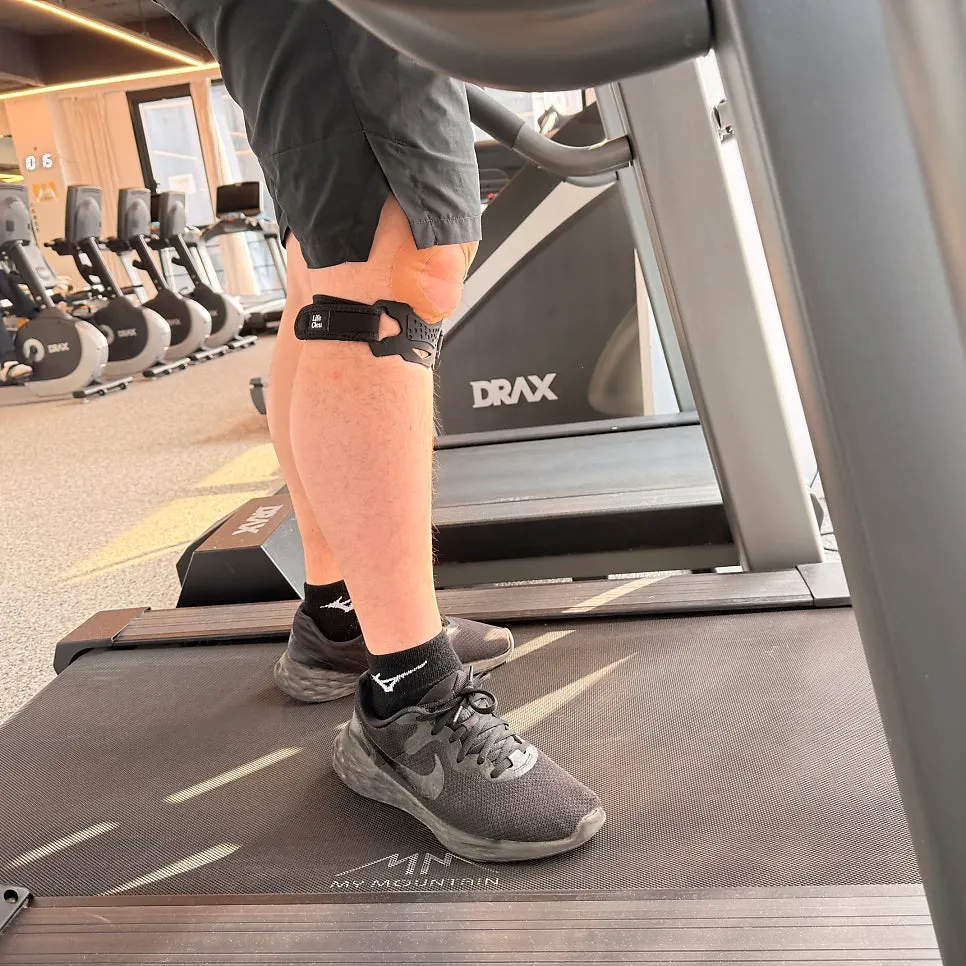 Incline walking while wearing the knee support