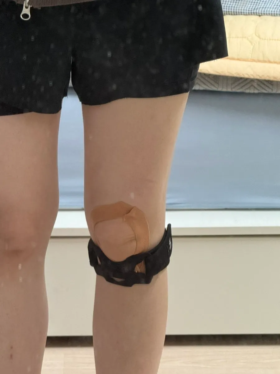 Wearing tape and the Lifeclue Powerhold knee brace together