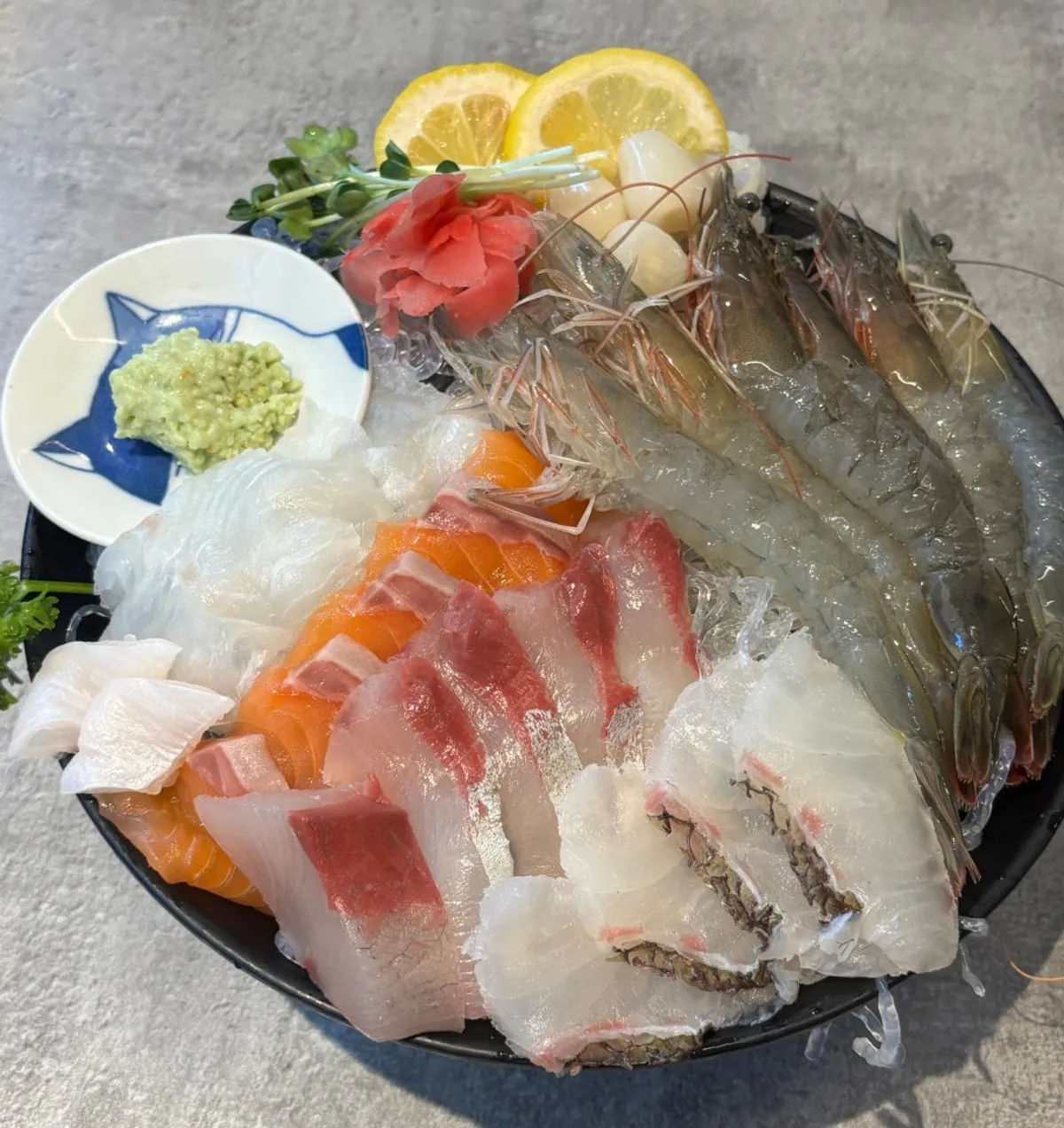 Cold udon and vegetable salad side dishes