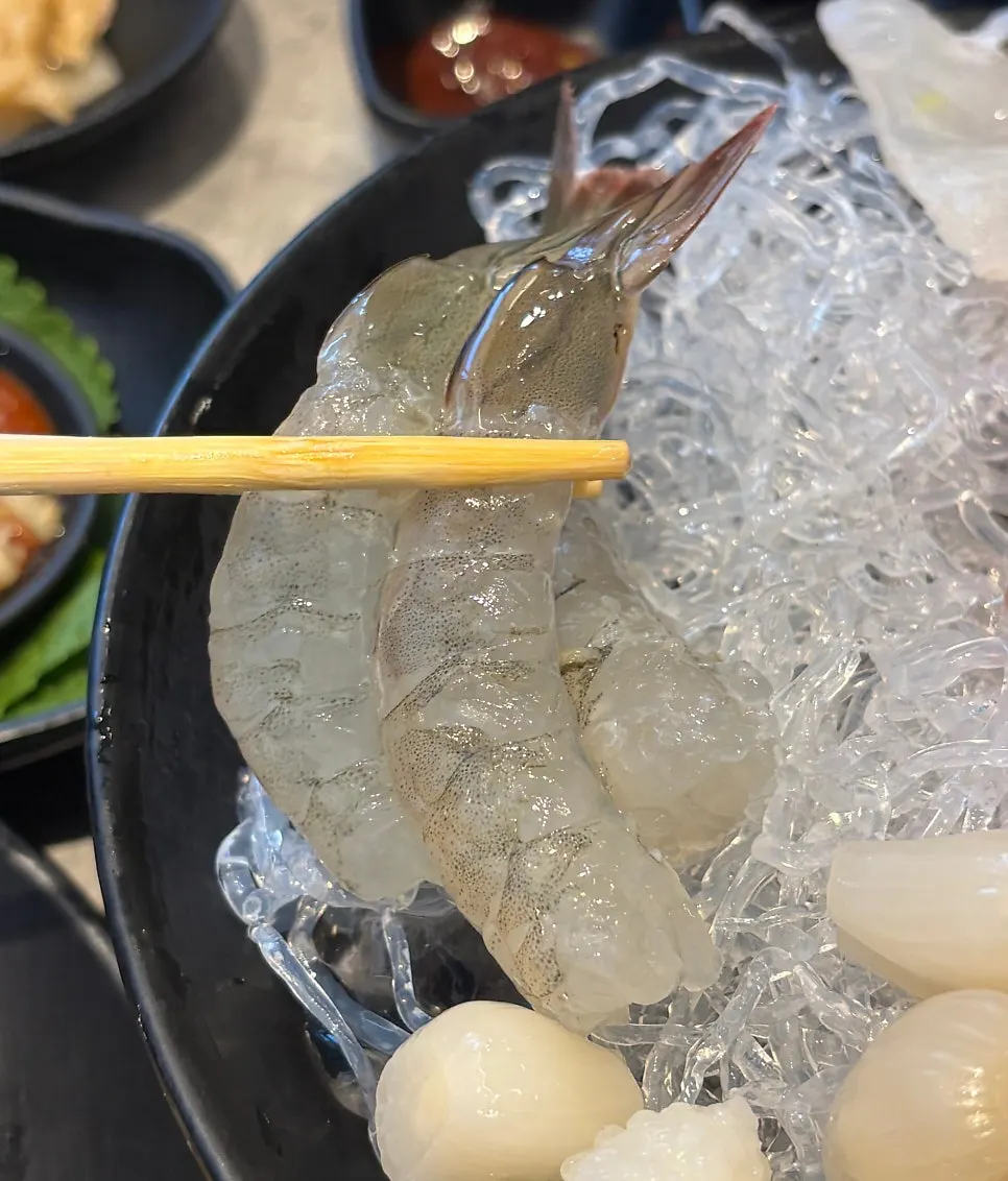 Sweet shrimp meat with the heads removed