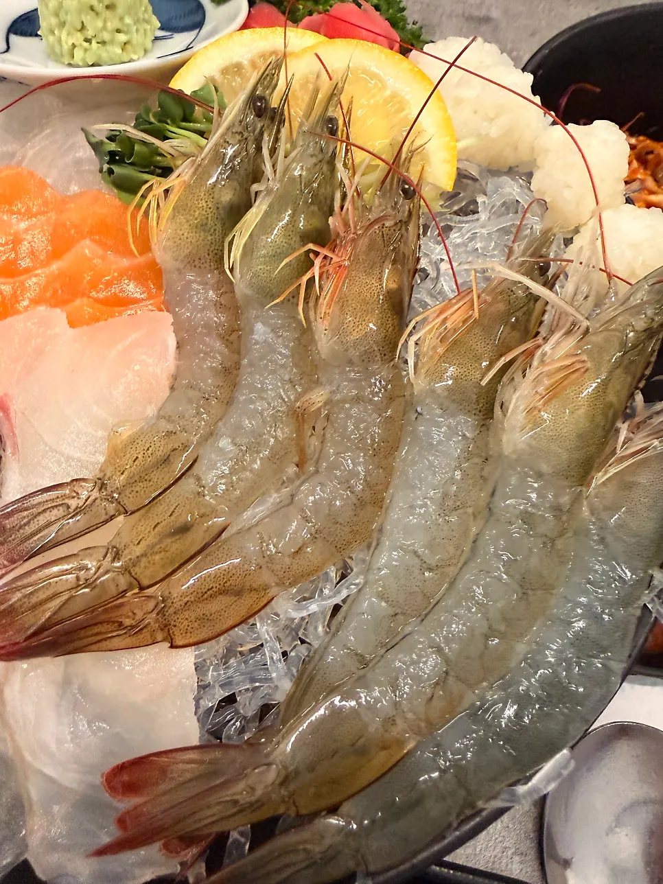 Mixed sashimi and raw shrimp platter for ₩59,000