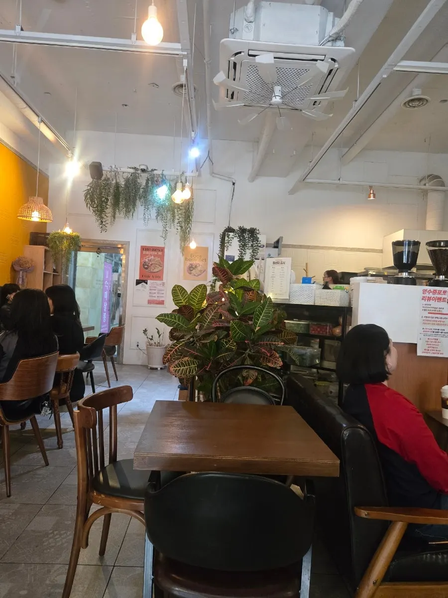 라이크라이크 일산 주엽점 정문 앞 모습