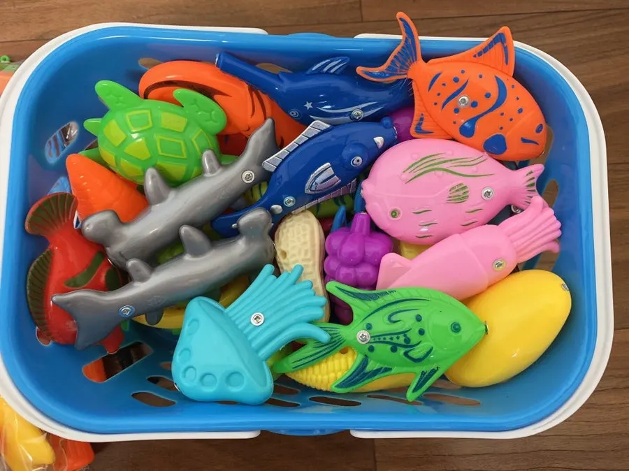 Seafood-shaped fishing-play components