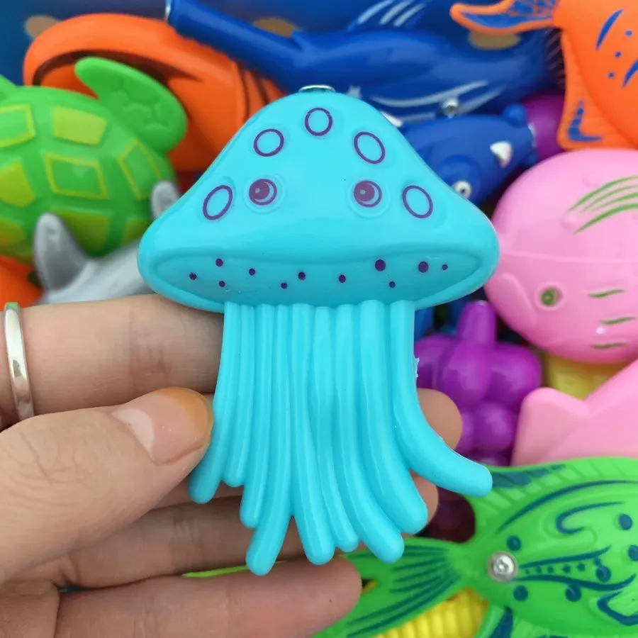 Sea-creature friends for the fishing game