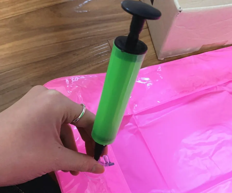 Inflating the tub with an air pump
