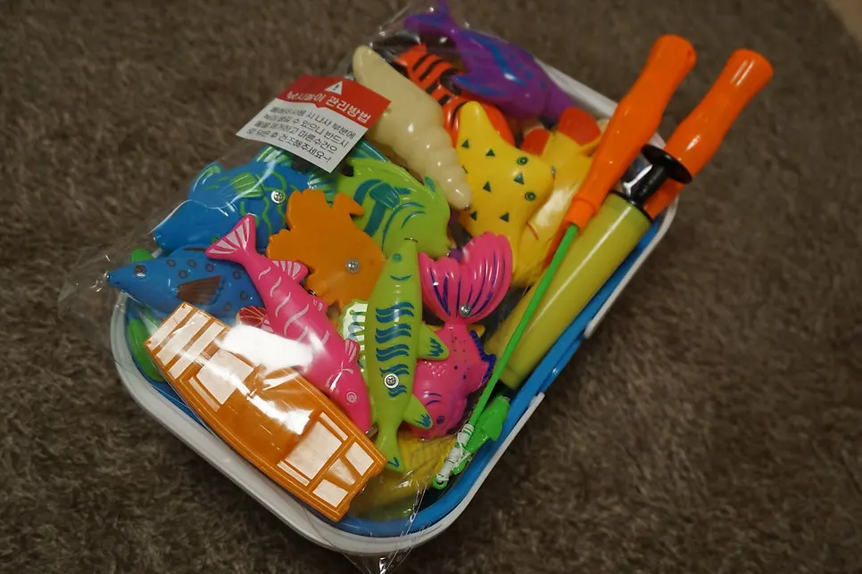 Kkoma Fishing King toddler fishing game set
