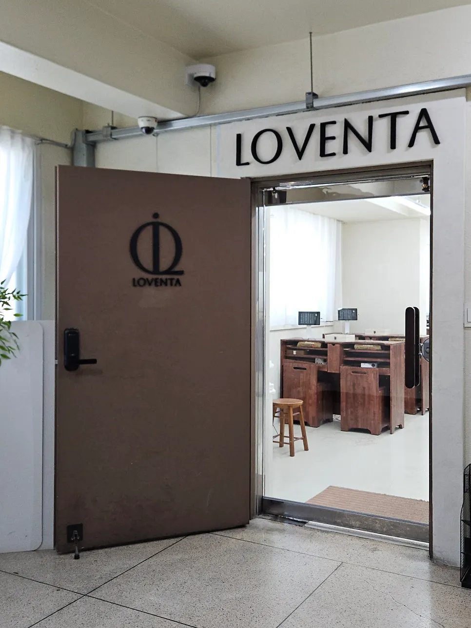 ทางเข้าร้านทำแหวน Robenta Seongsu ที่ชั้น 3