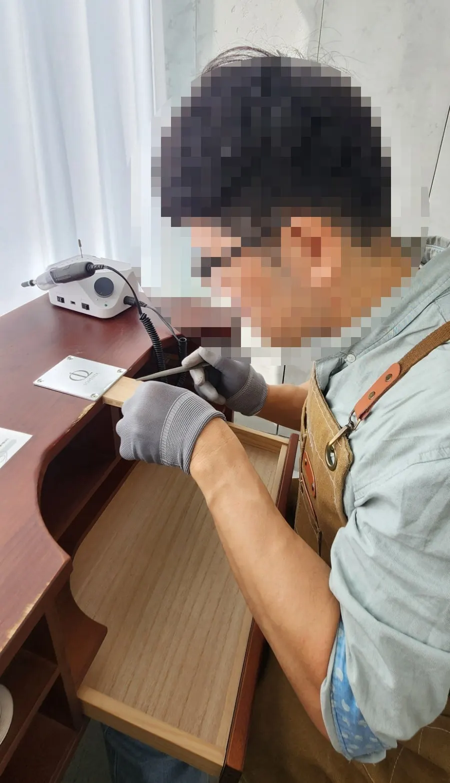 반지 옆면을 정리하는 2단계 작업