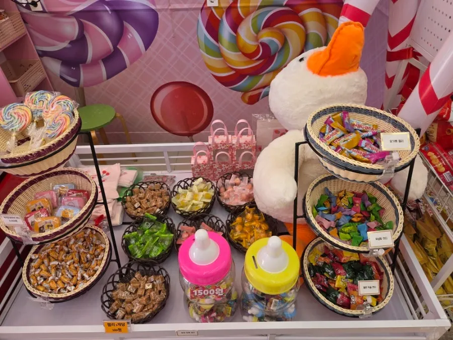 Display of sugar-free candy and individually packaged jellies