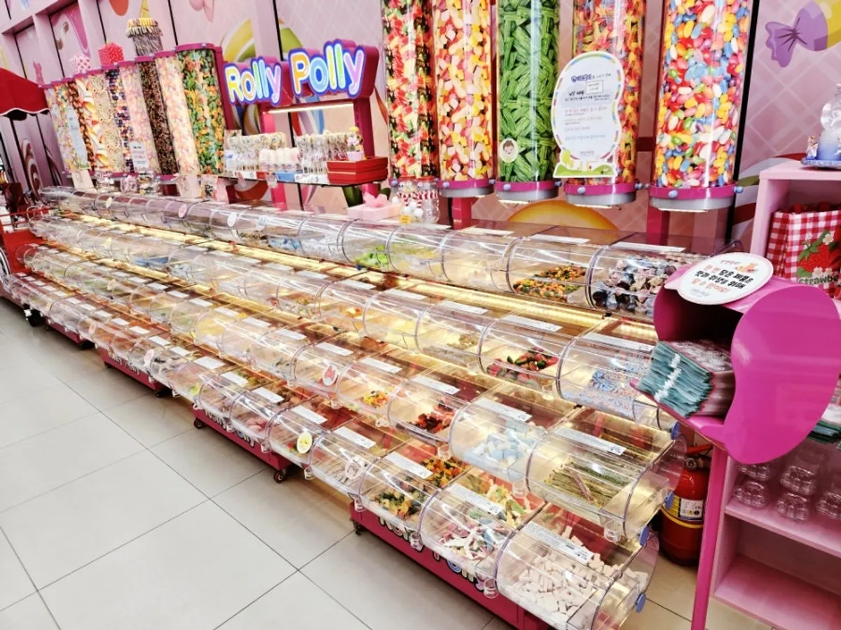 Storefront view of Rolly Polly Yeongjong Sky City jelly shop