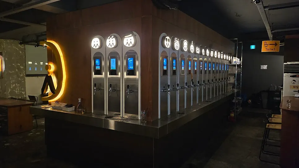 A self-tap craft beer machine used by tagging a wristband