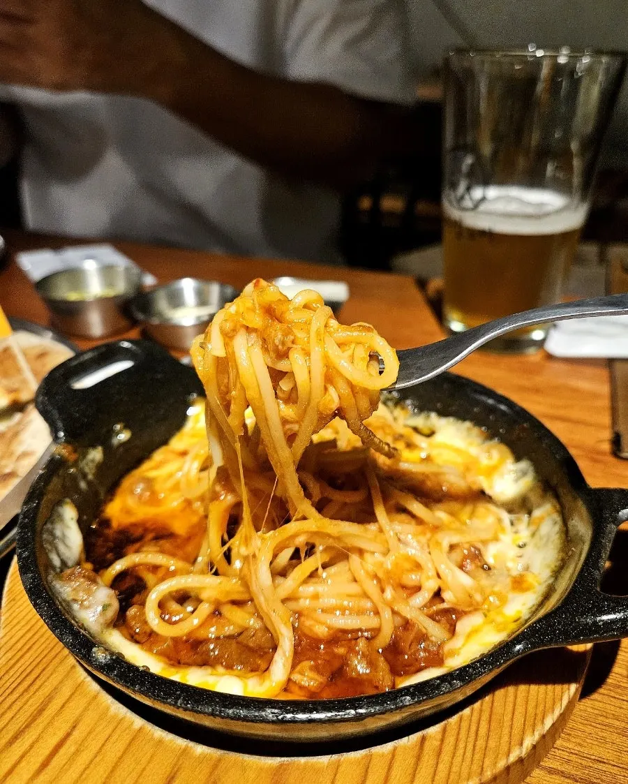 꾸덕한 소스의 치즈오븐스파게티 클로즈업