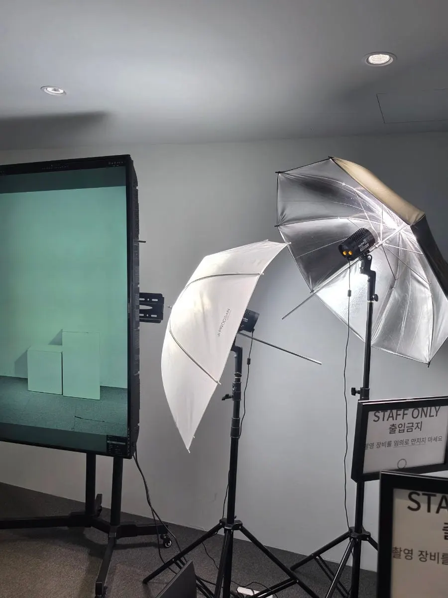 3rd-floor self studio shooting space
