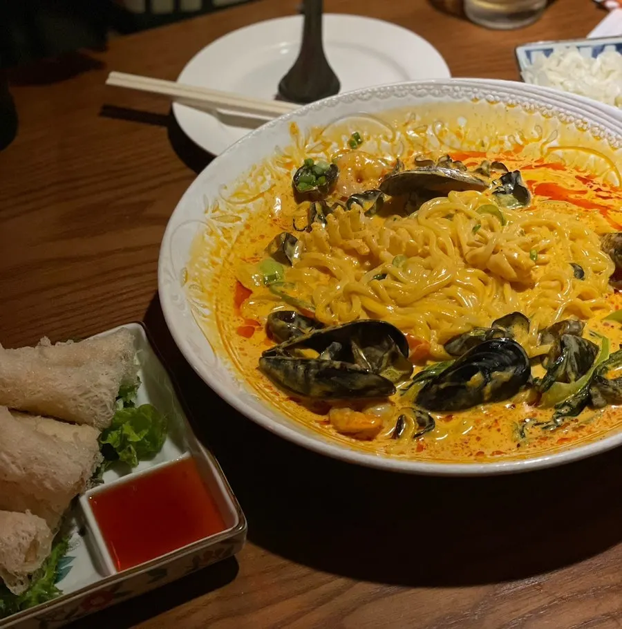 Đĩa shrimp cha giò chiên giòn