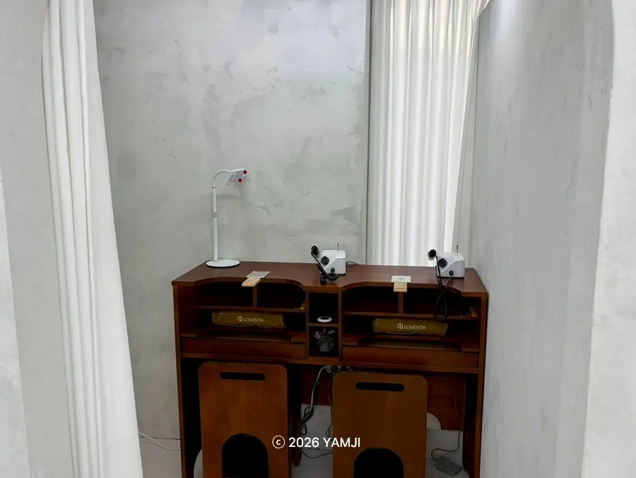커플이 함께 쓰는 반지 제작 작업대