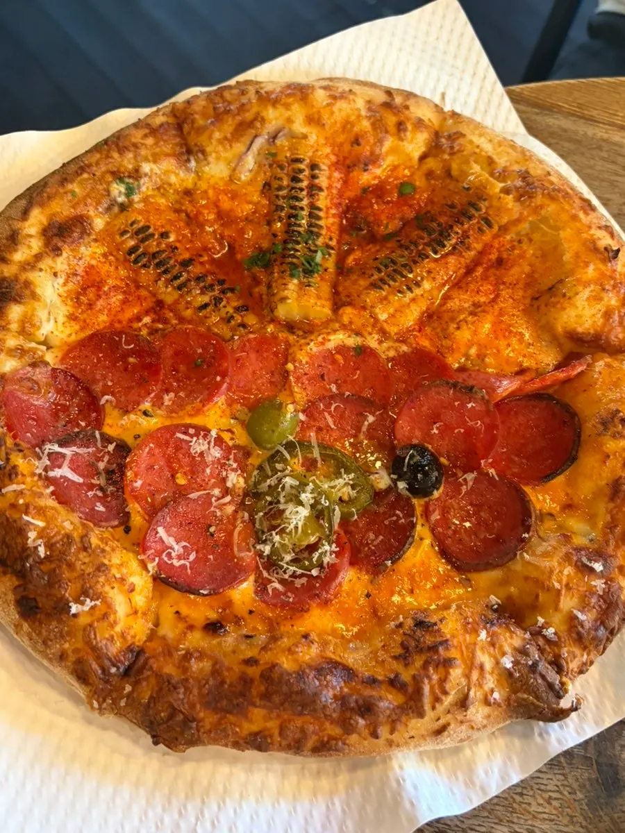 Half-and-half pizza with two flavors