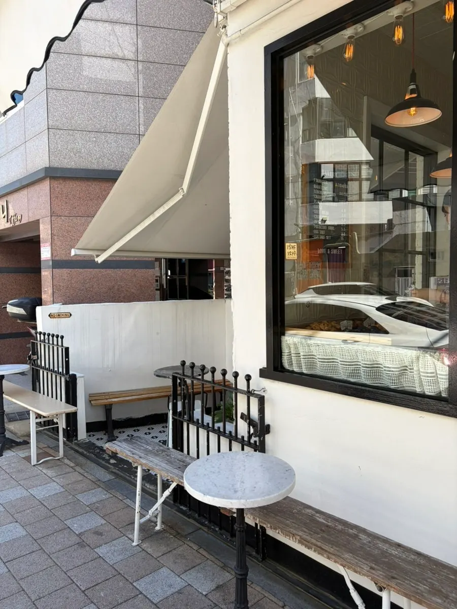 View near the entrance of Low & Sweet Bakery
