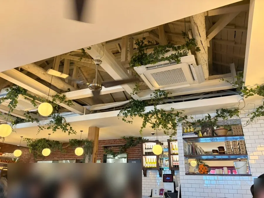 Interior of Low Five Anguk with American-style decor