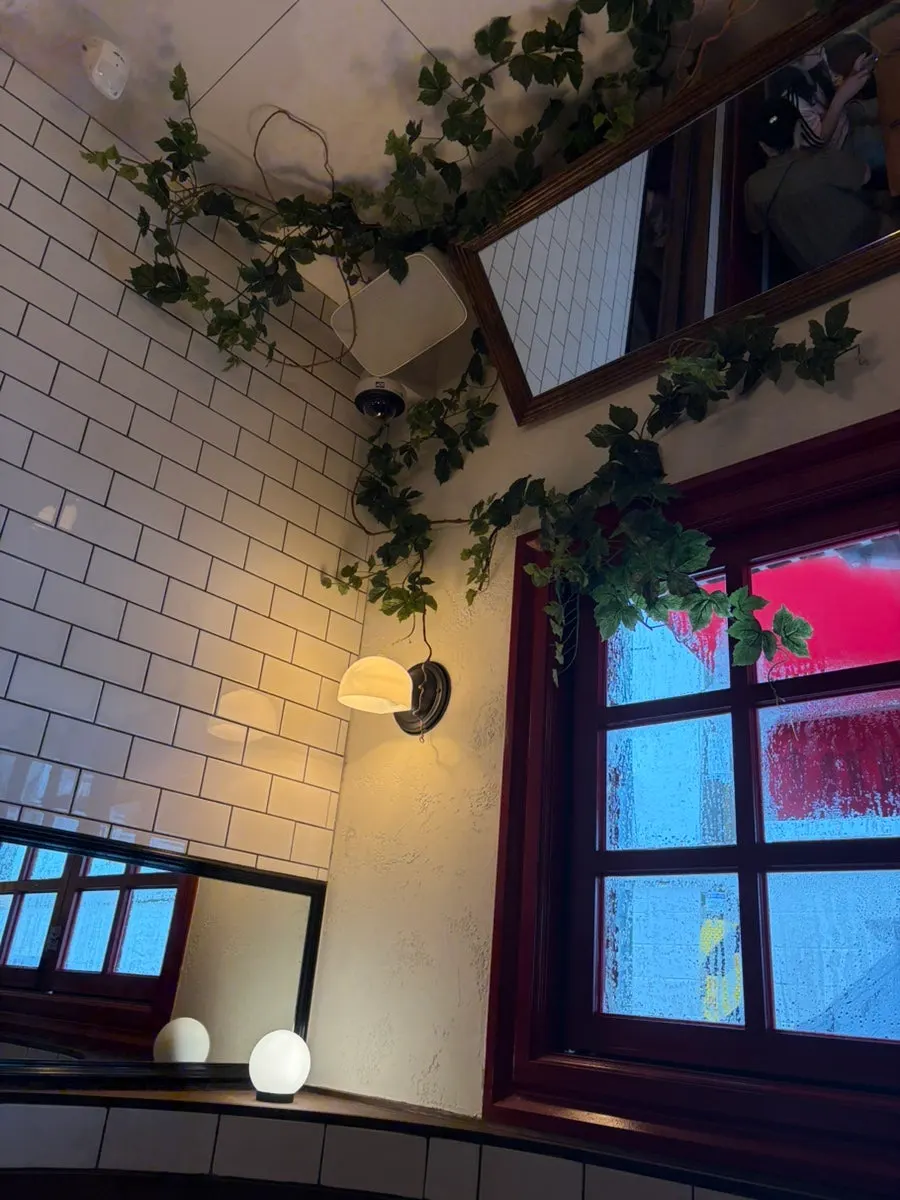 Seating and atmosphere at Low Five Anguk