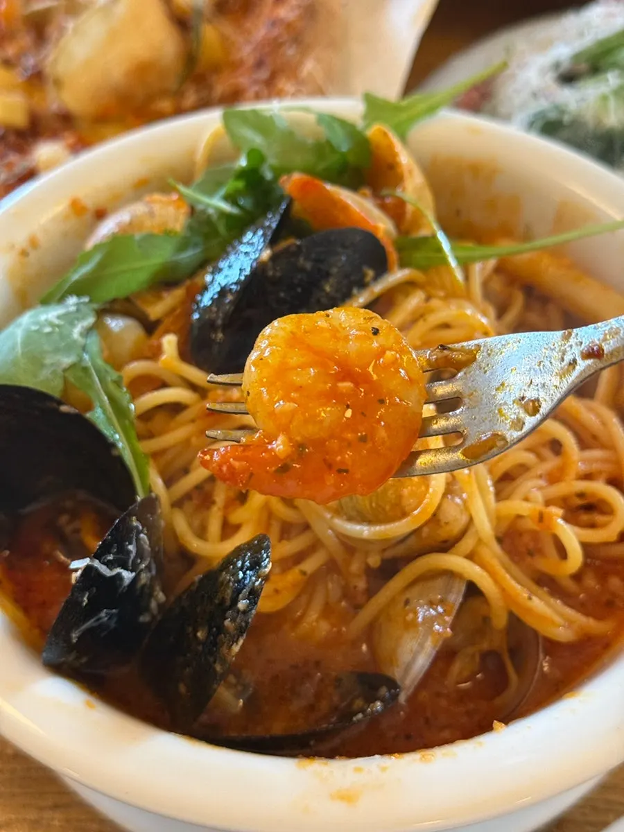 Hot pot pescatore pasta with seafood