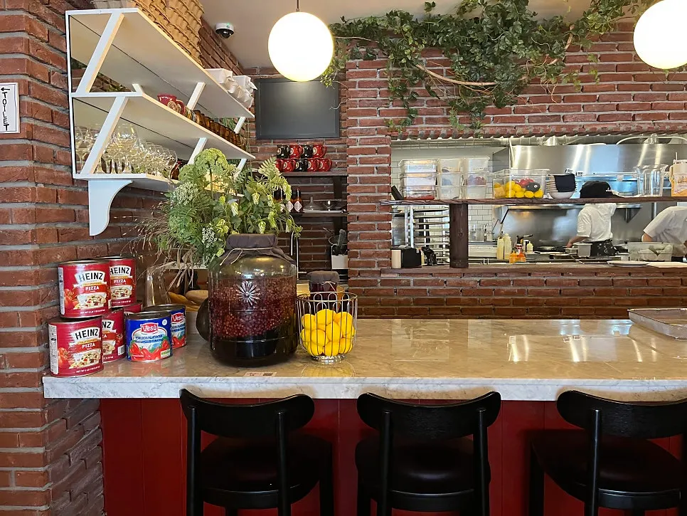 First photo from the visit to Low Five Anguk