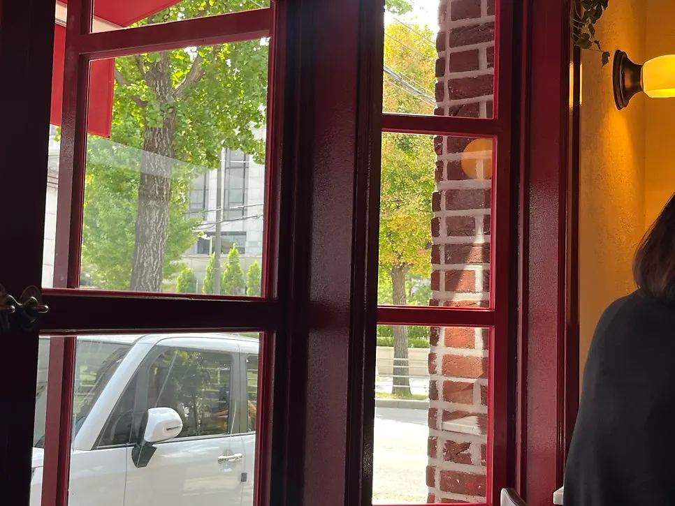 Window seats with a view at Low Five Anguk