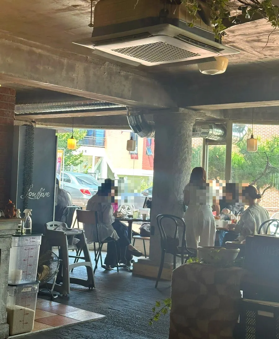 깔끔하게 정돈된 로우파이브 행궁점 내부