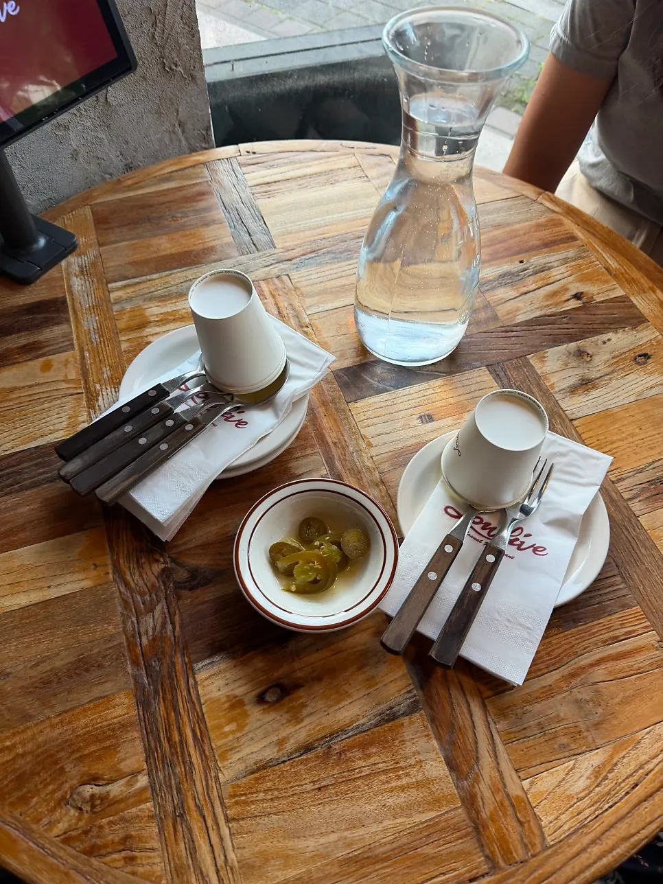Table setting at Low Five