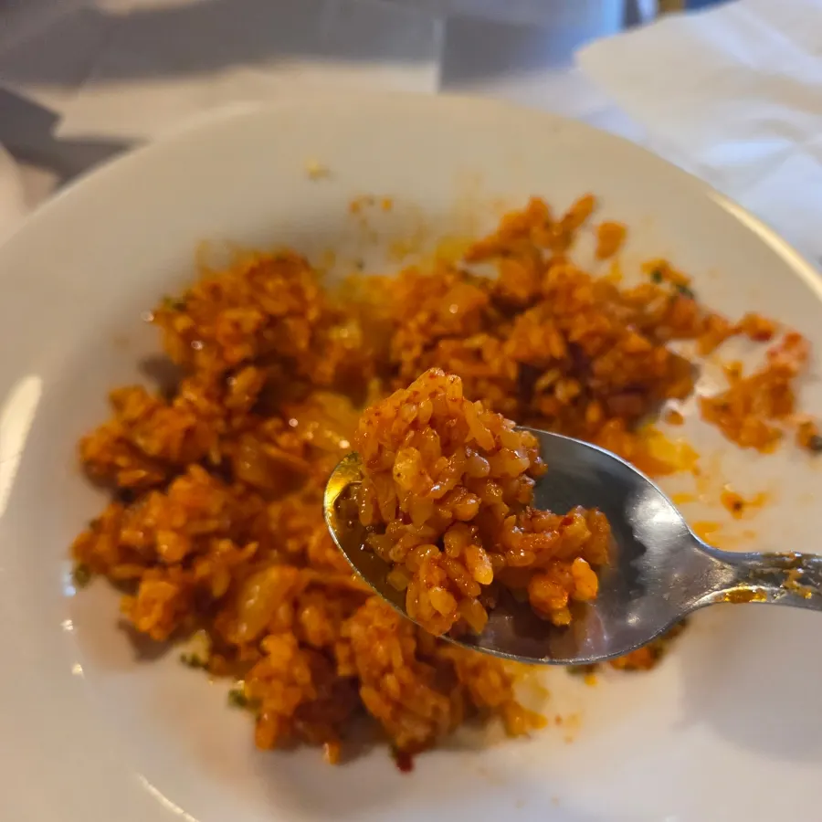 로우파이브 김치볶음밥 한 접시