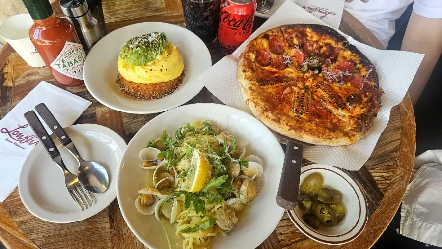 Overview of a table at Low Five in Haenggung-dong
