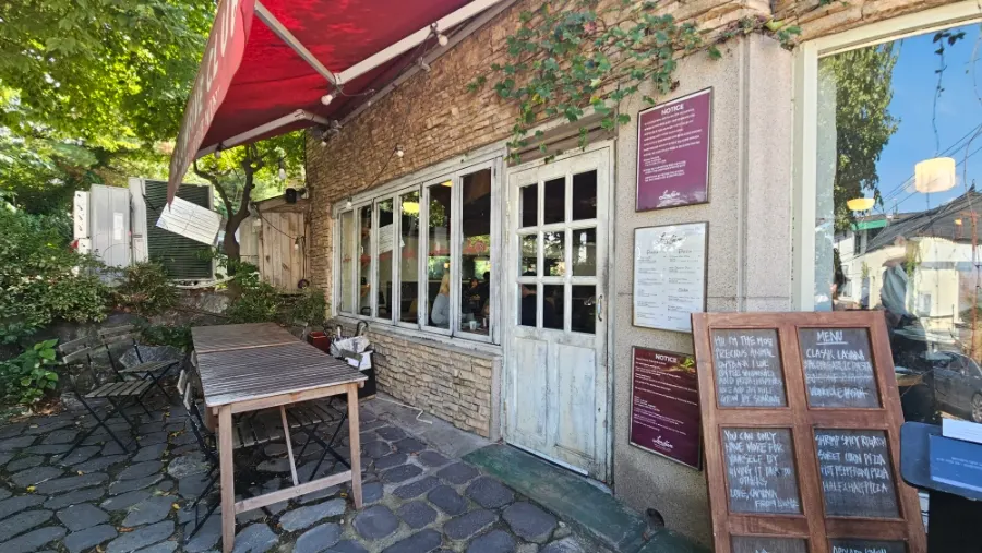 Low Five's entrance and signage