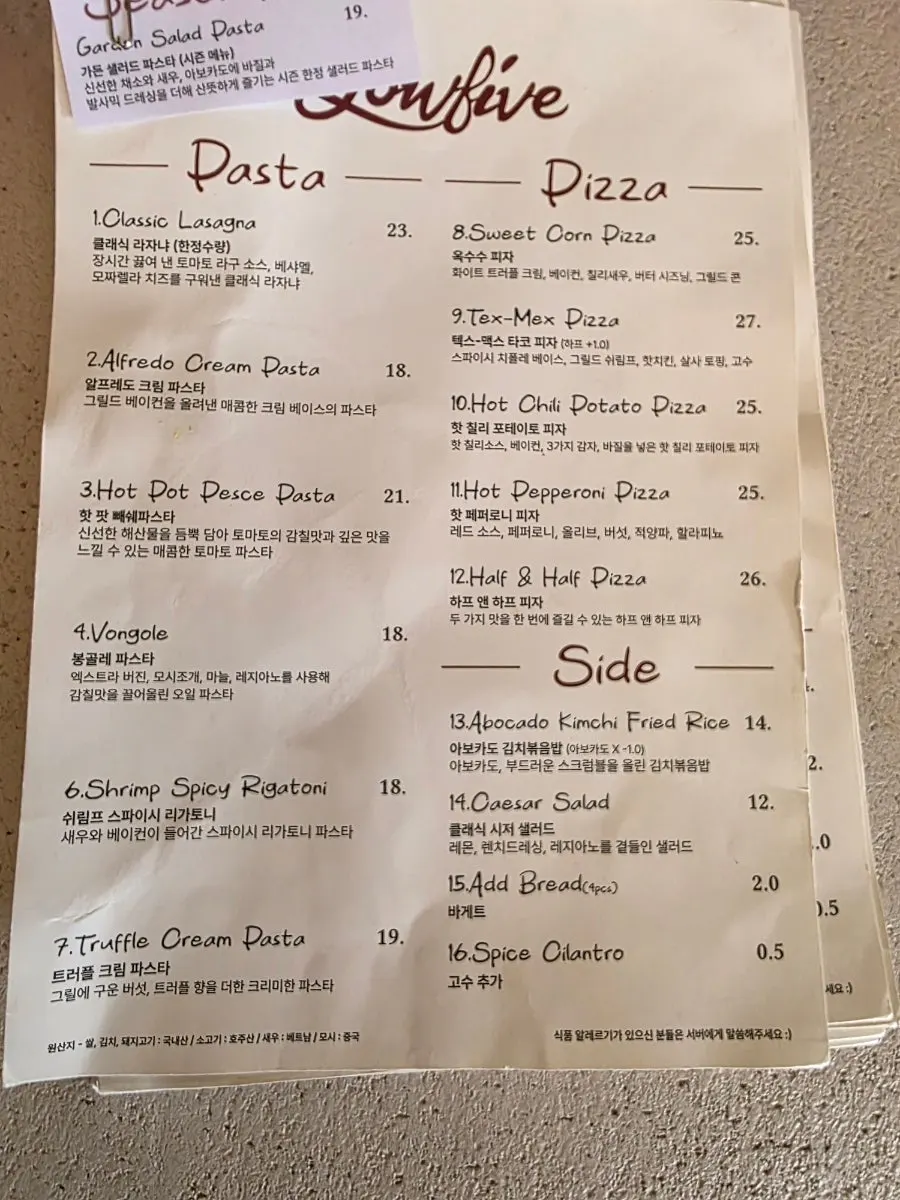 Pizza and pasta menu board at Low Five Sinpung