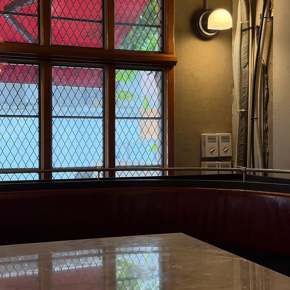 Seating and atmosphere inside Low Five Sinpung
