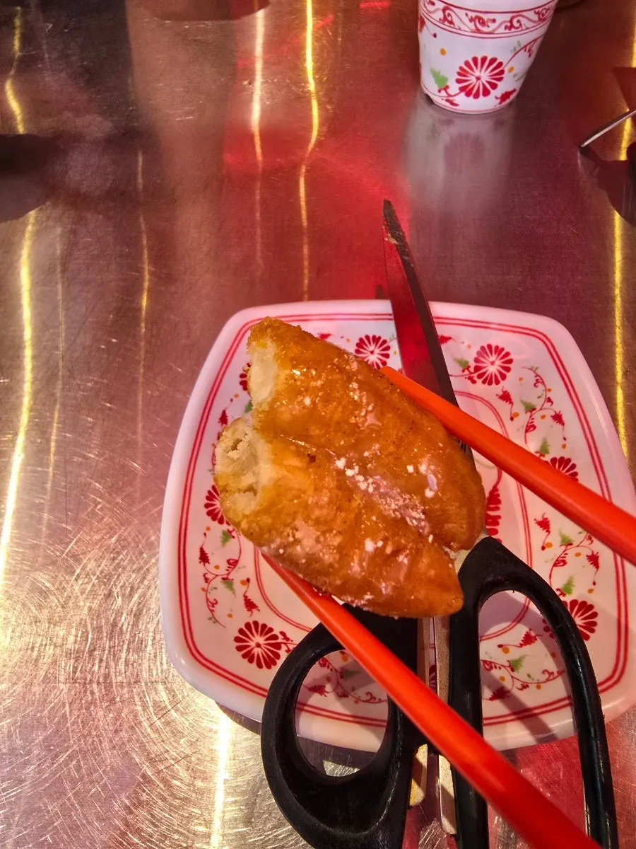 大きめの肉と卵が乗った東坡肉チャーハン