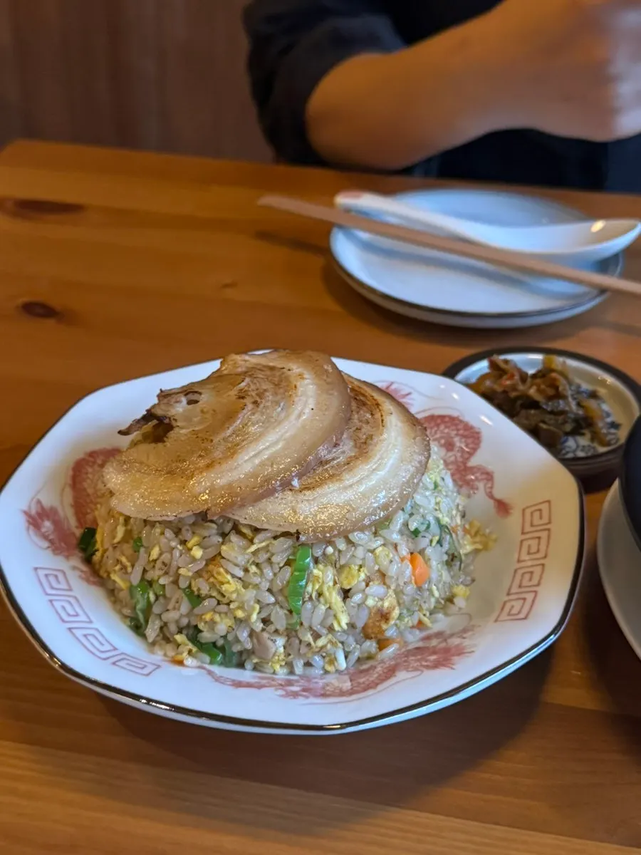 손만한 차슈가 올라간 차슈챠한